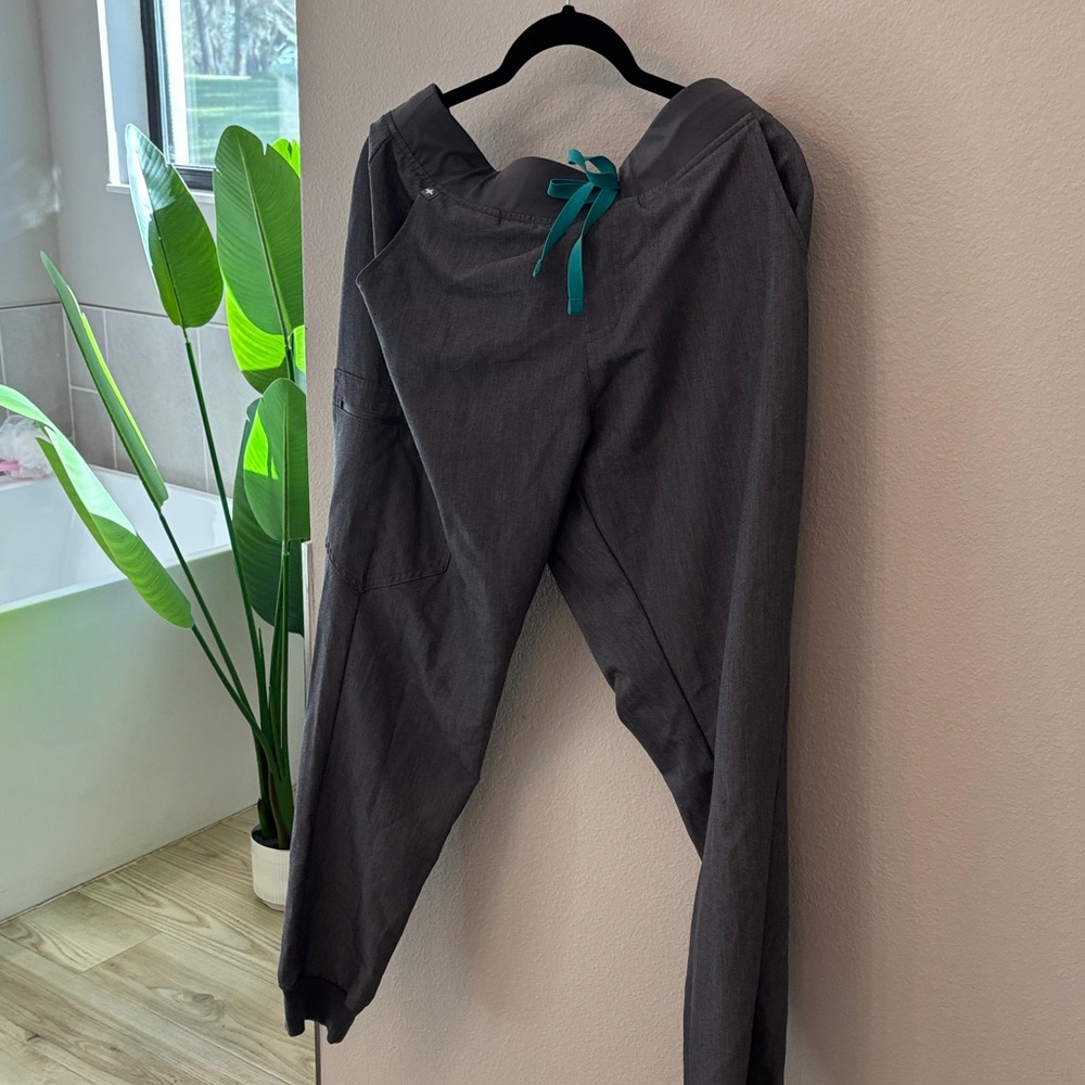 Figs scrubs technical collection joggers XL/T charcoal